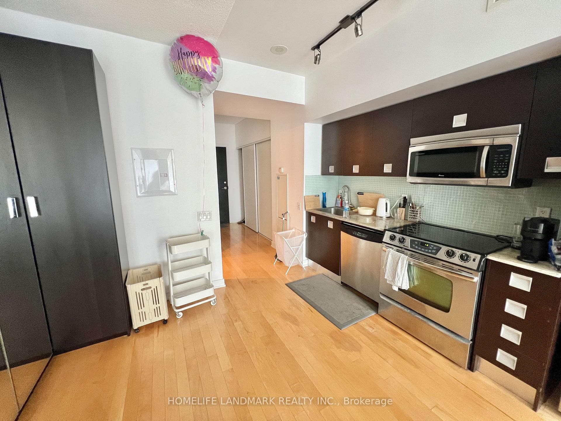 33 Charles Street Unit 1604 photo 15