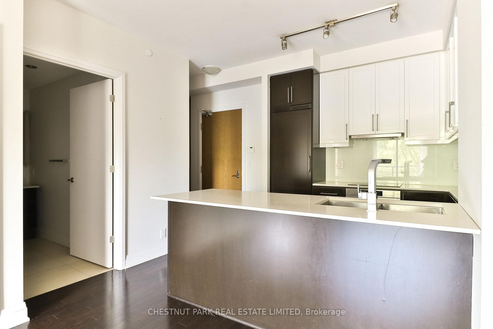 21 Clairtrell Road Unit 402 photo 14
