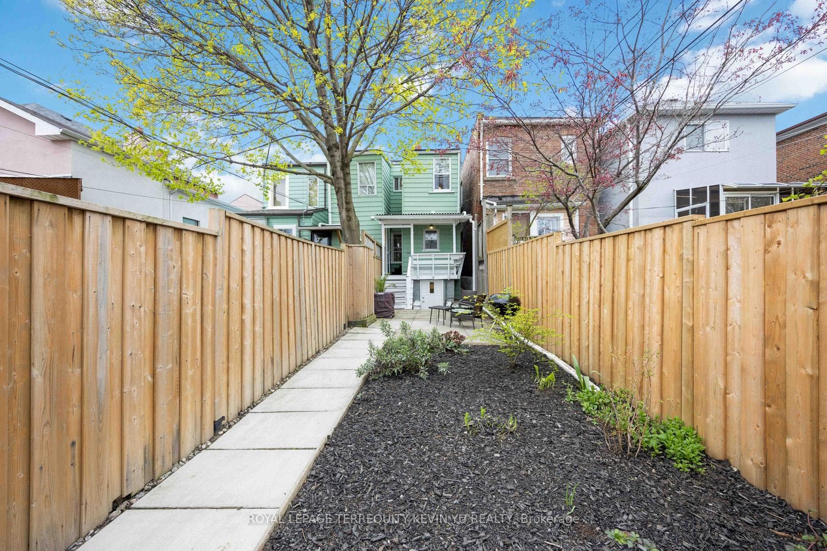 195 Boon Avenue photo 22