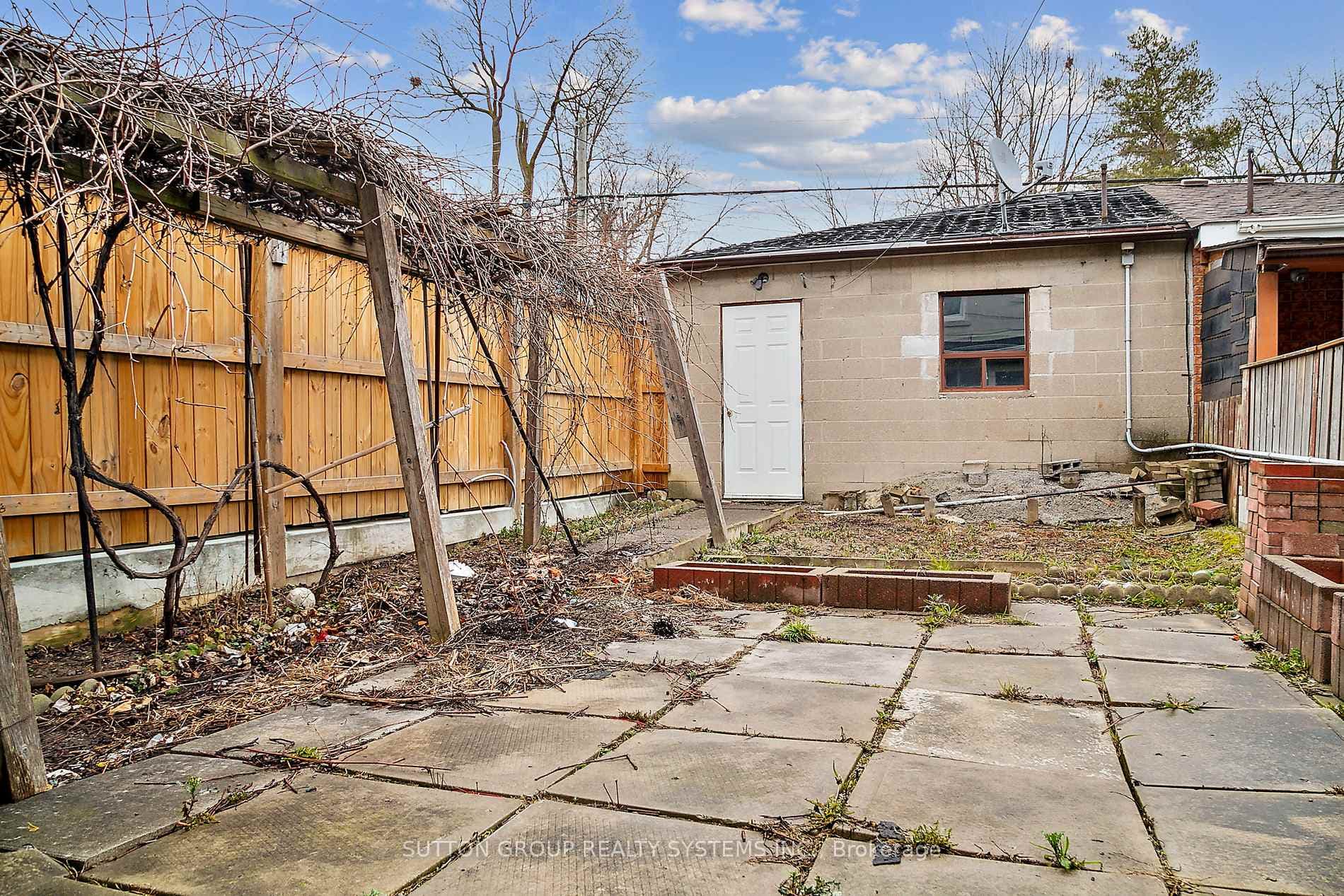 349 Mc Roberts Avenue photo 38