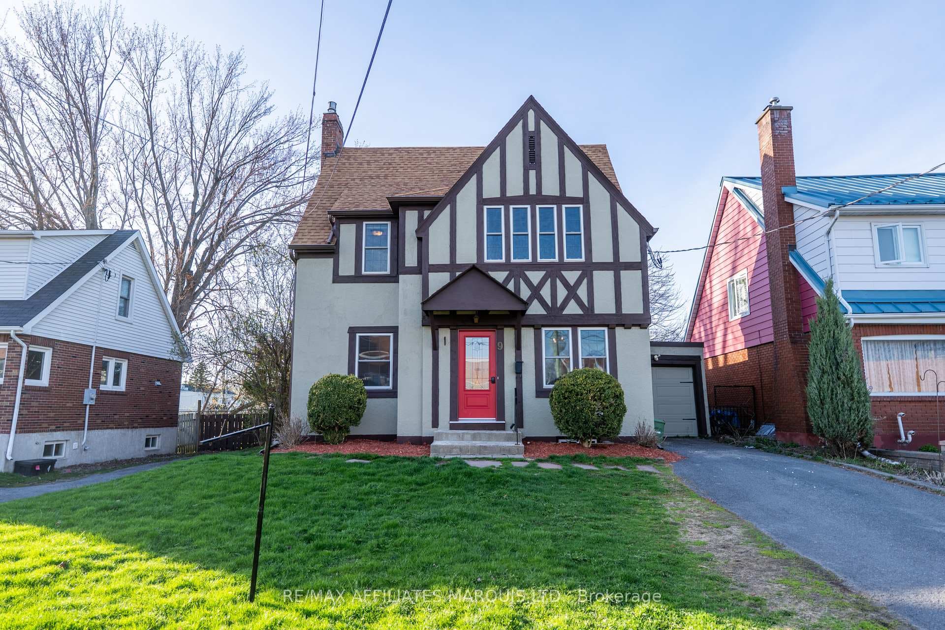 9 OLD ORCHARD Avenue photo 26