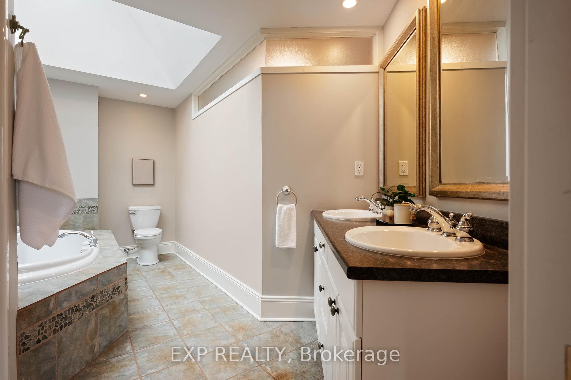 9 Wellington Street photo 29
