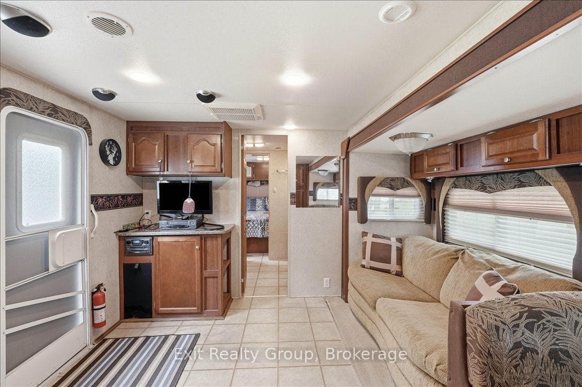 71 Cooke Lane photo 10