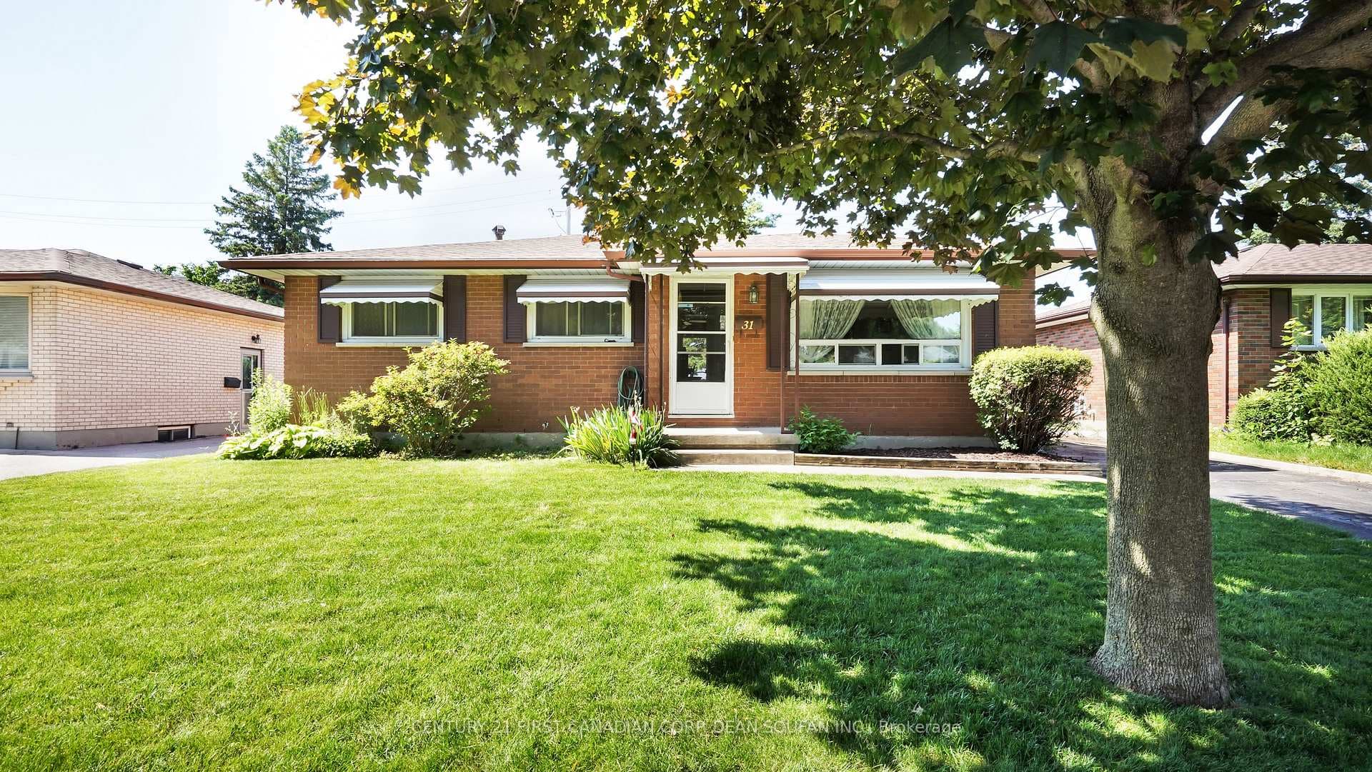 31 Genevive Crescent photo 2