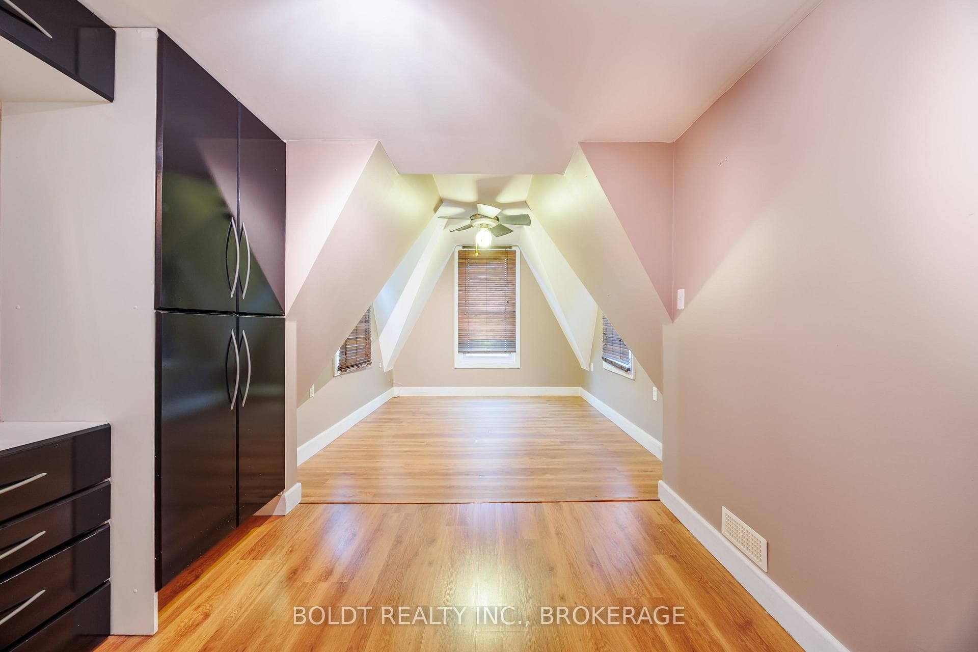 19 Patricia Avenue photo 11