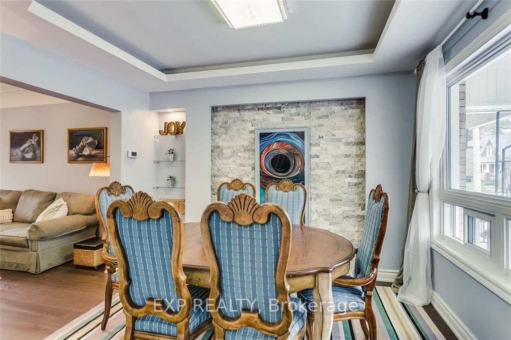 102 Rosslyn Avenue photo 2