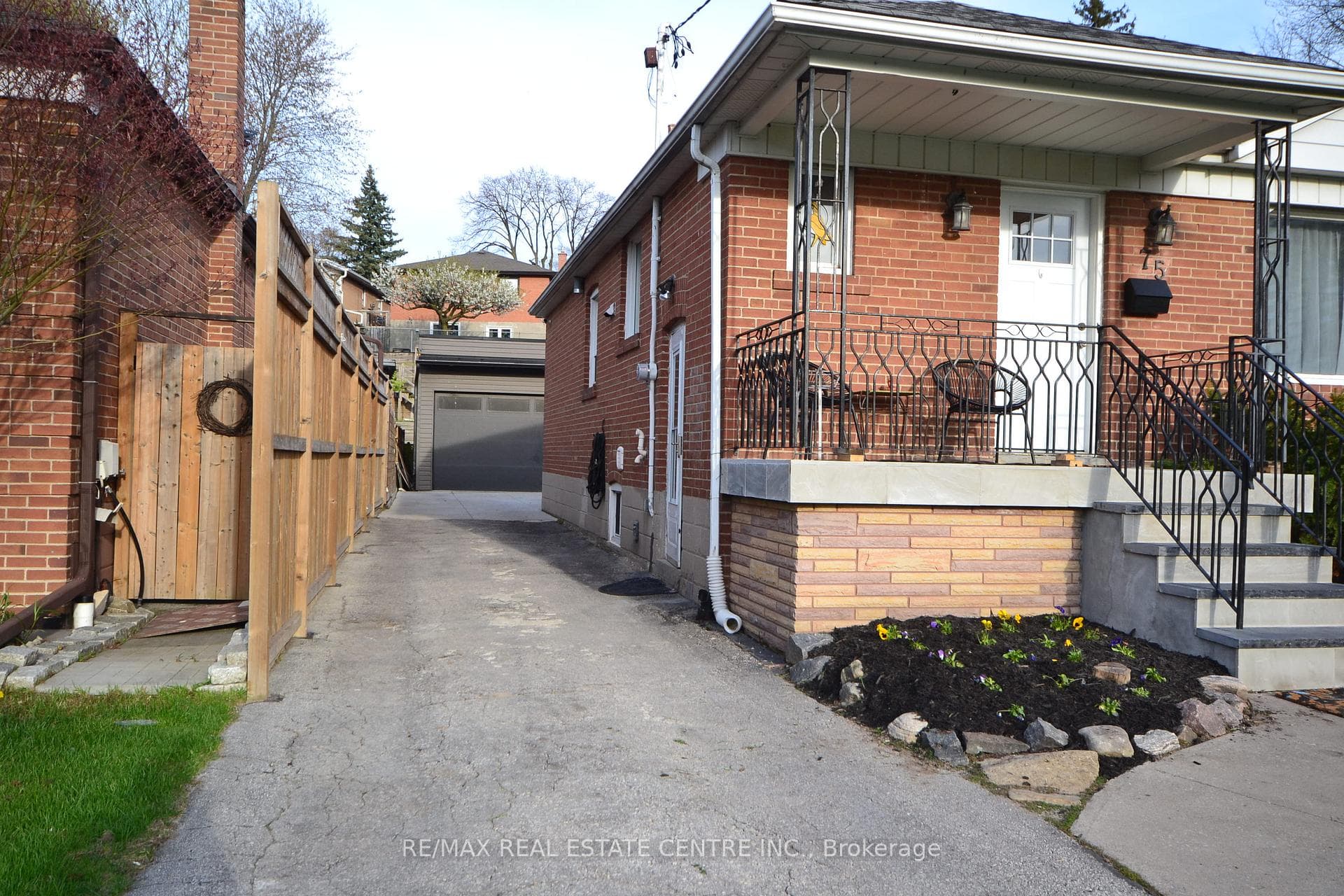 75 Cynthia Road photo 4