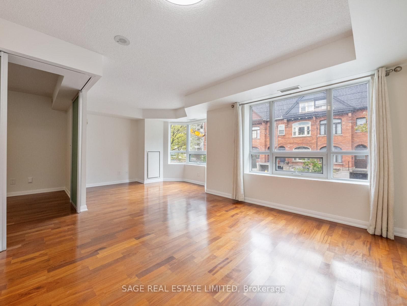 18 Beverley Street Unit 209 photo 21