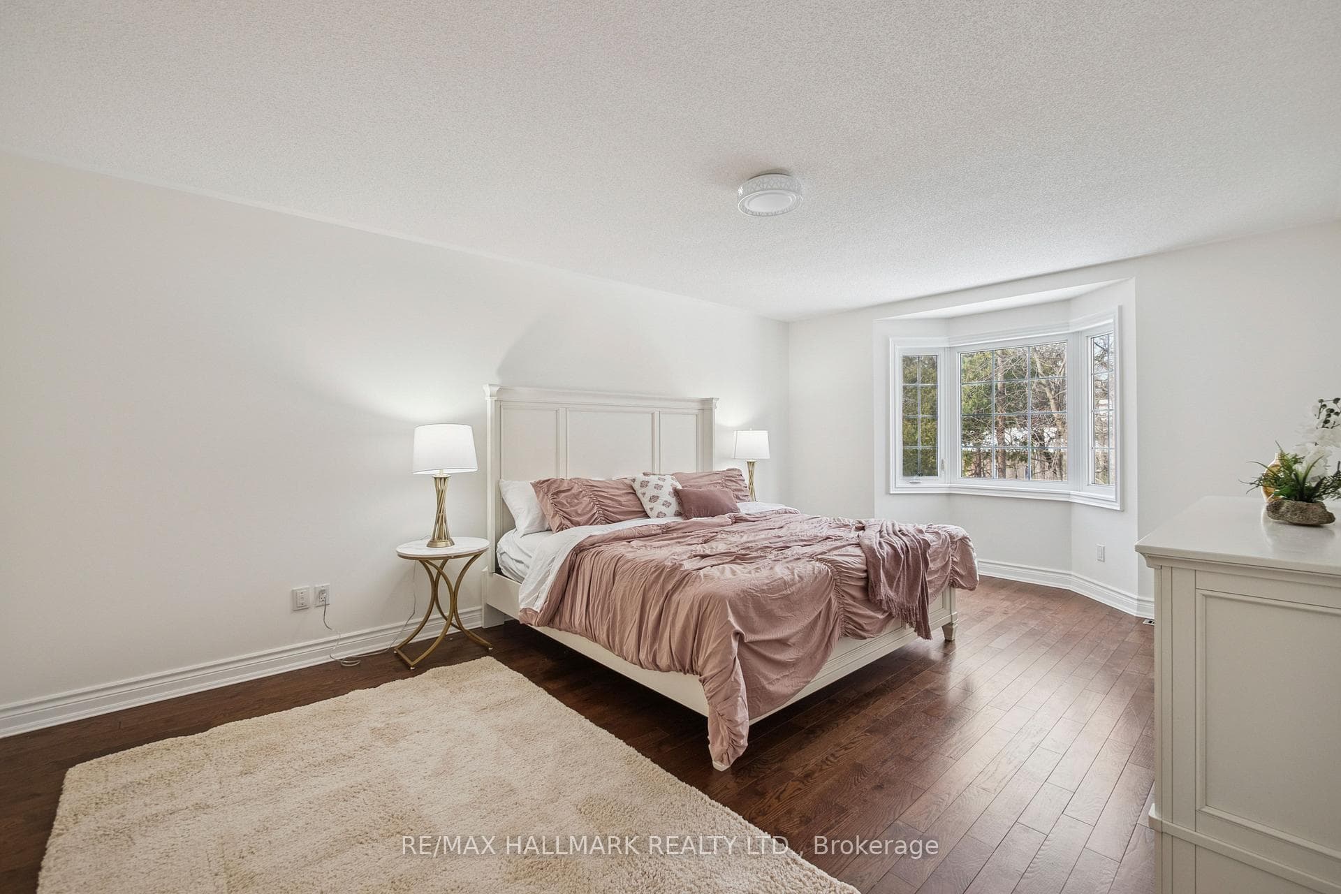 6 Guinevere Court photo 27