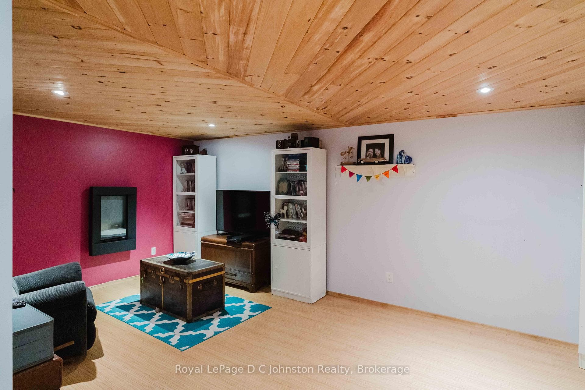 255 Rowe Street photo 21