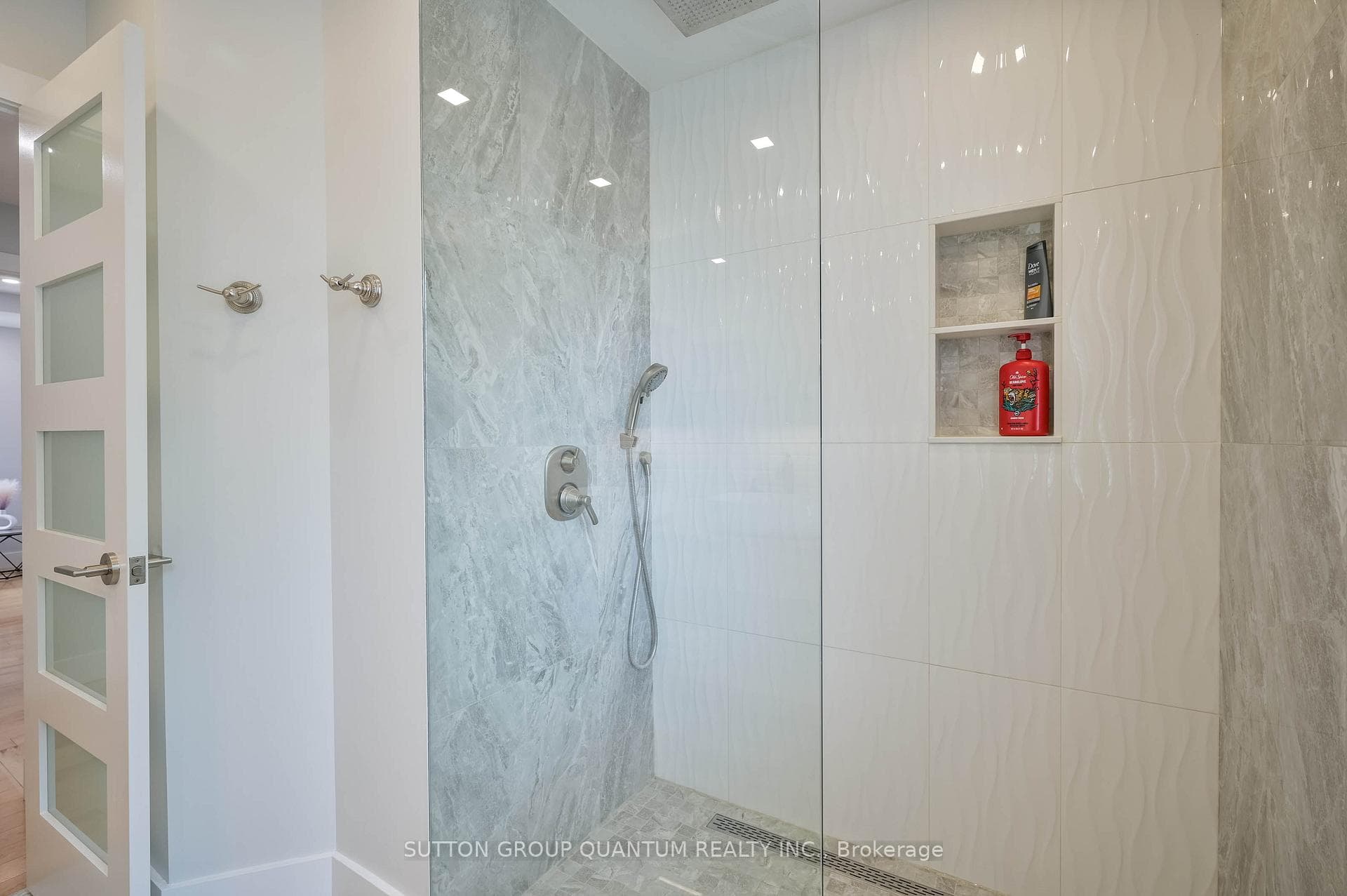 2579 Addingham Crescent photo 27
