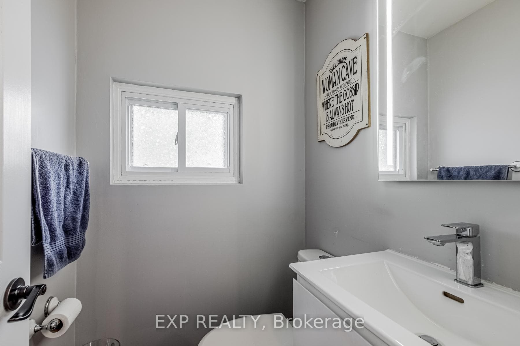 477 Woodview Road Unit 4 photo 5