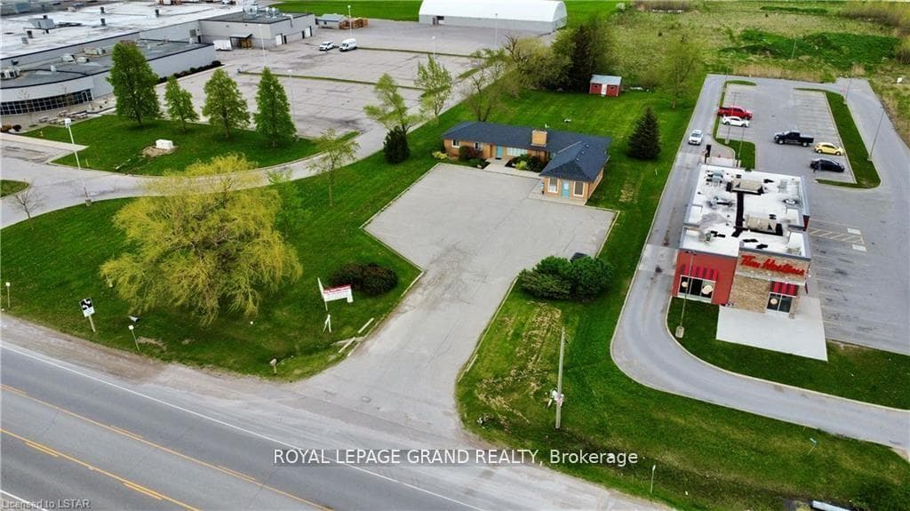 28636 Centre Road photo 4