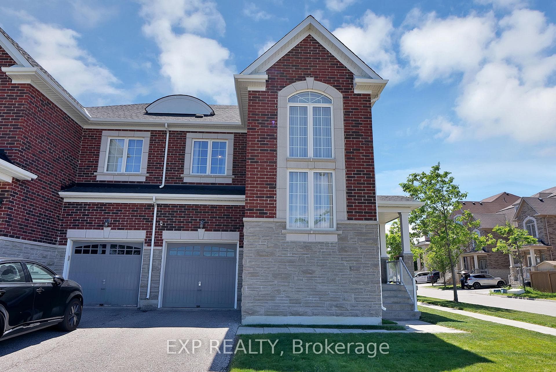 51 Living Crescent photo 4