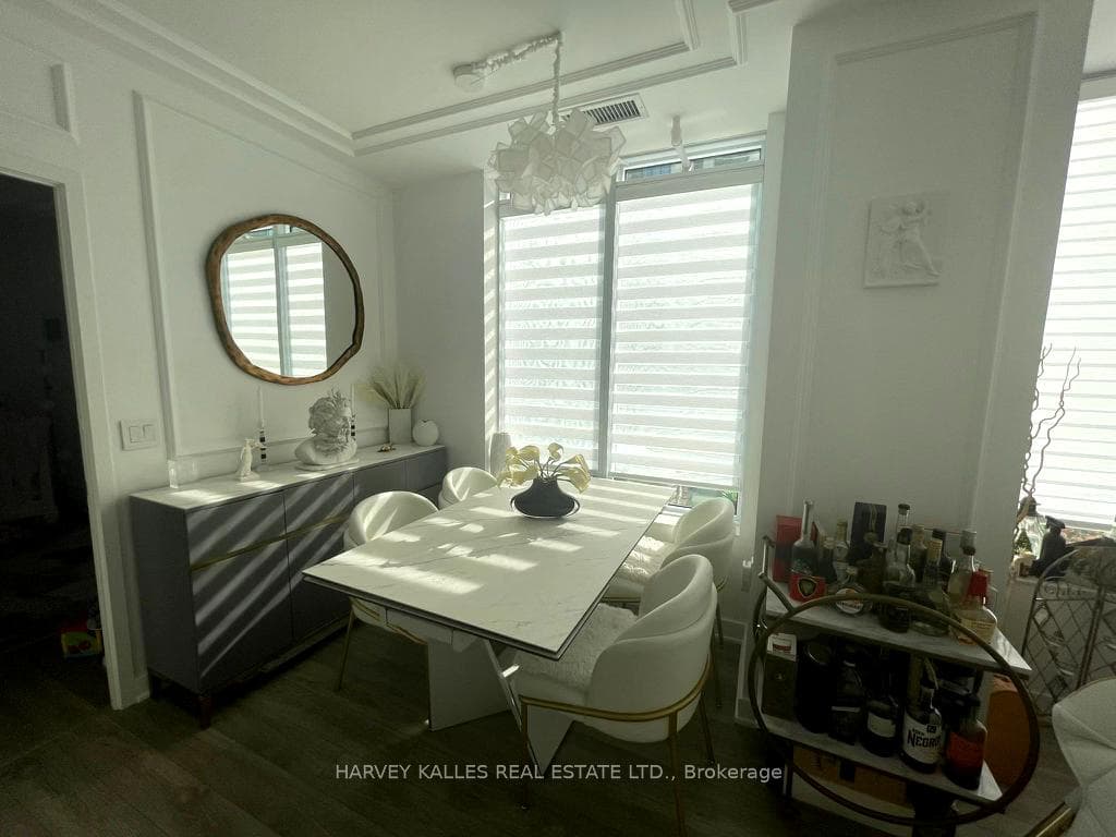 99 Broadway Avenue Unit 514 photo 5