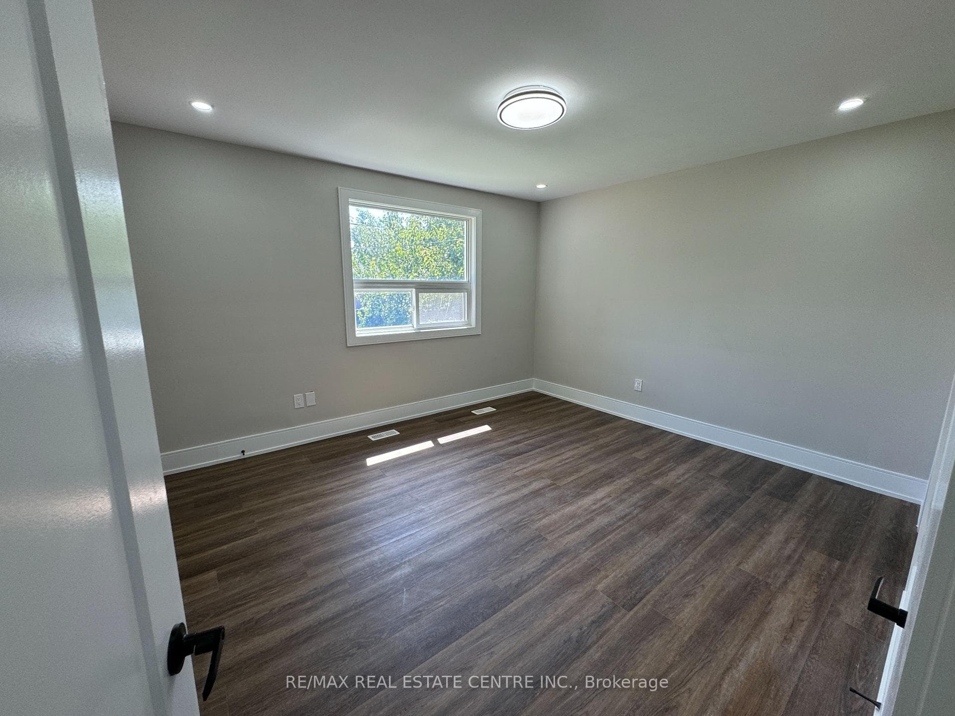 221 Acton Upper Avenue photo 18