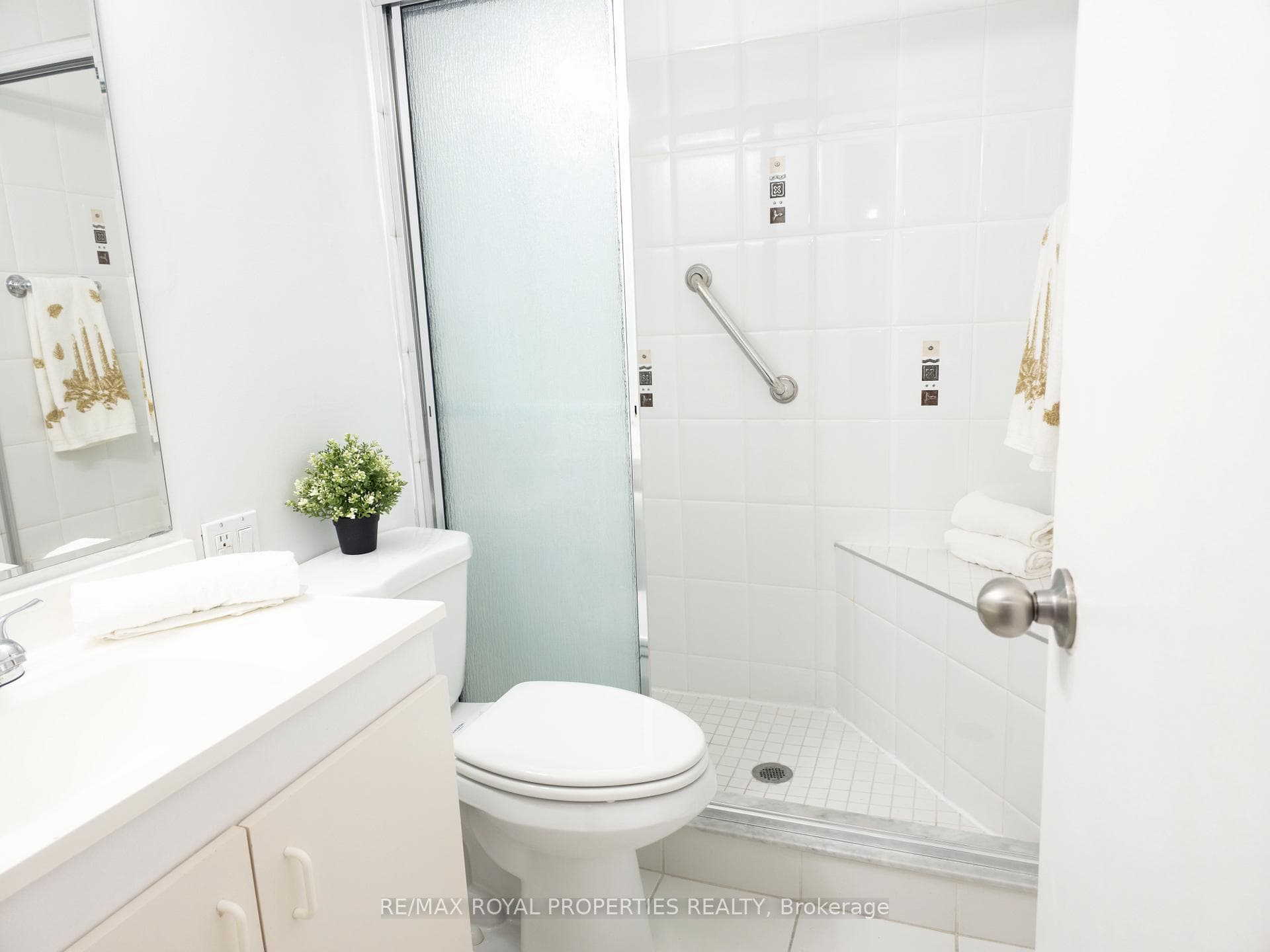 800 Kennedy Road Unit 108 photo 16