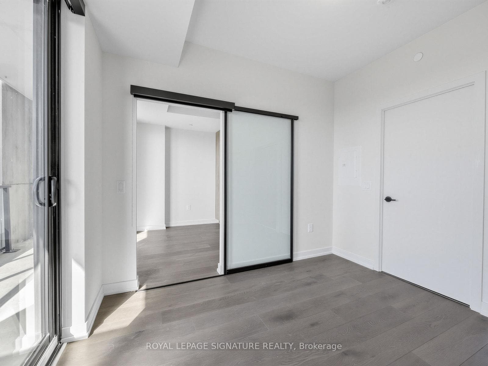 181 Sterling Road Unit 1403 photo 18