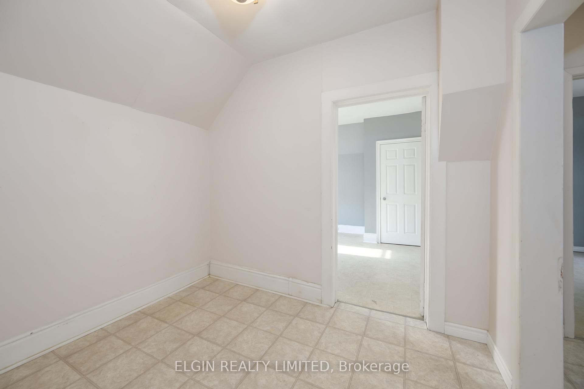 178 Wellington Street photo 13