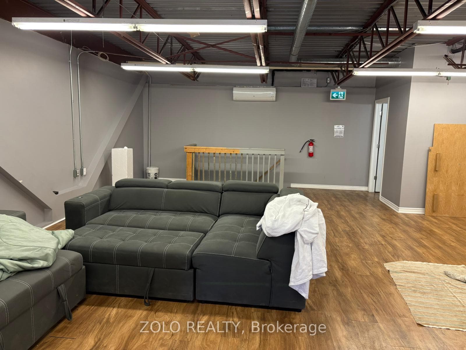 5509 Canotek Road Unit 7 photo 9