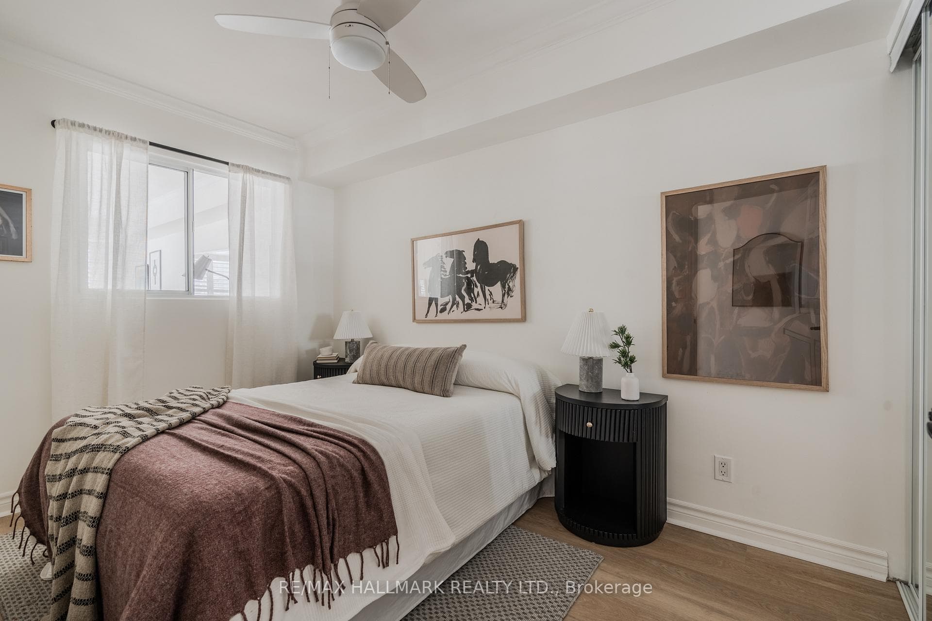 225 Wellesley Street Unit 406 photo 22
