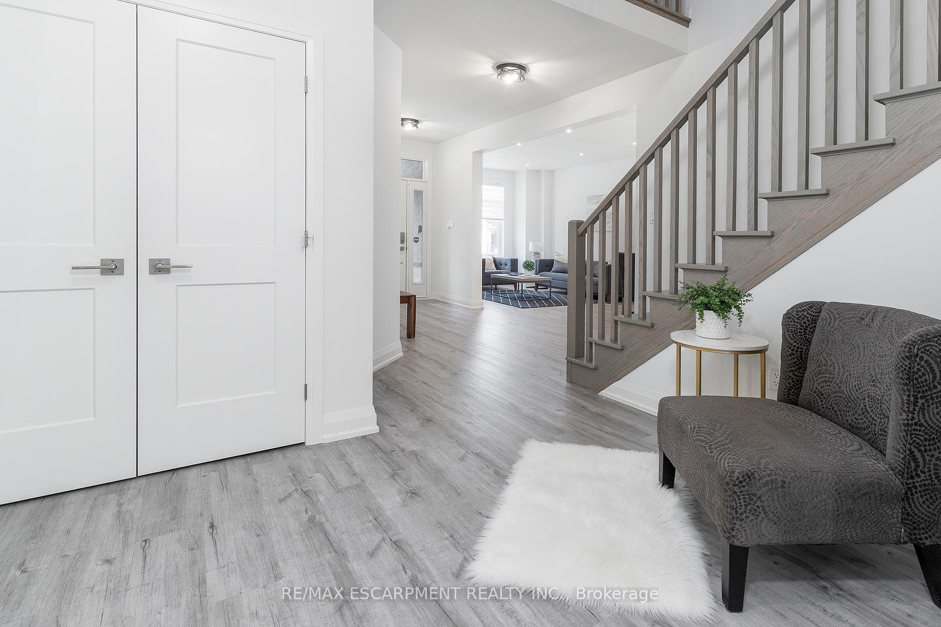 388 KLEIN Circle photo 12