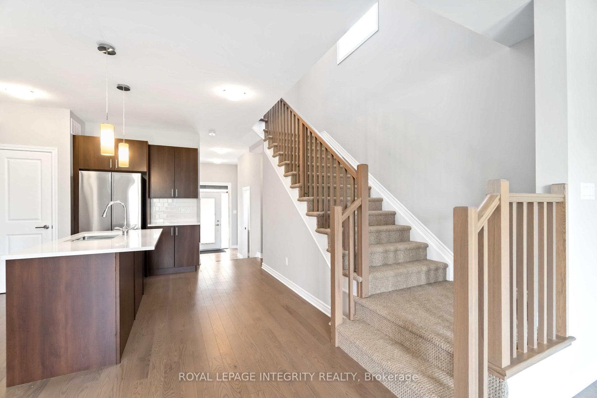 634 Fisher Street photo 16
