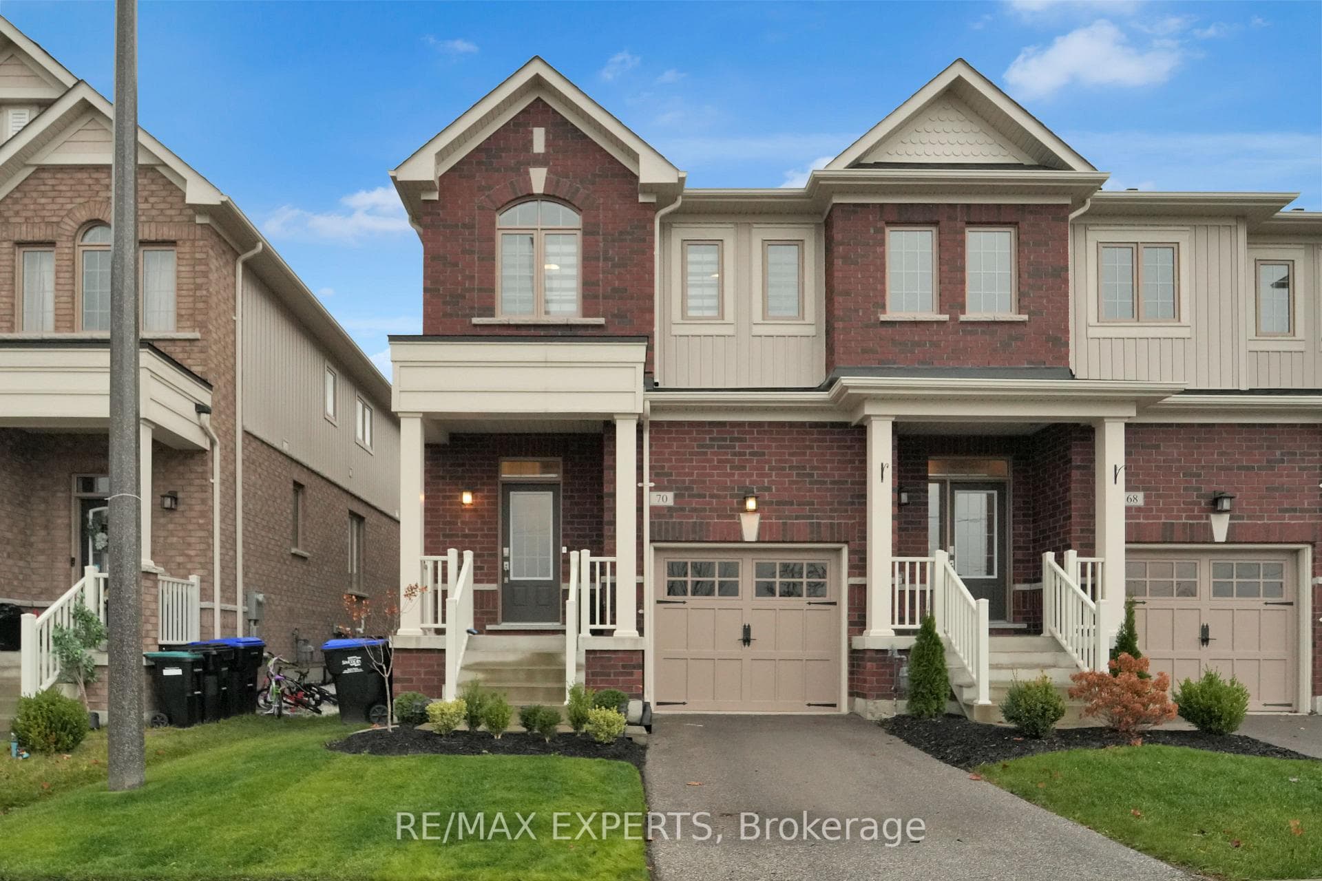 70 Clifford Crescent photo 2