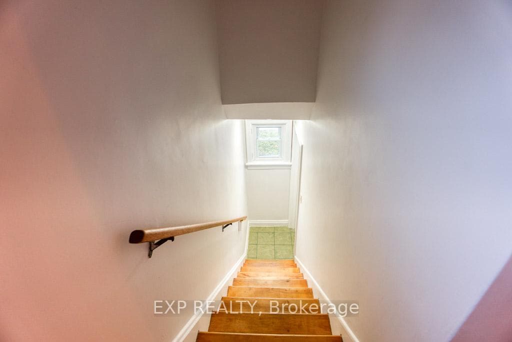 448 Holland Avenue photo 13