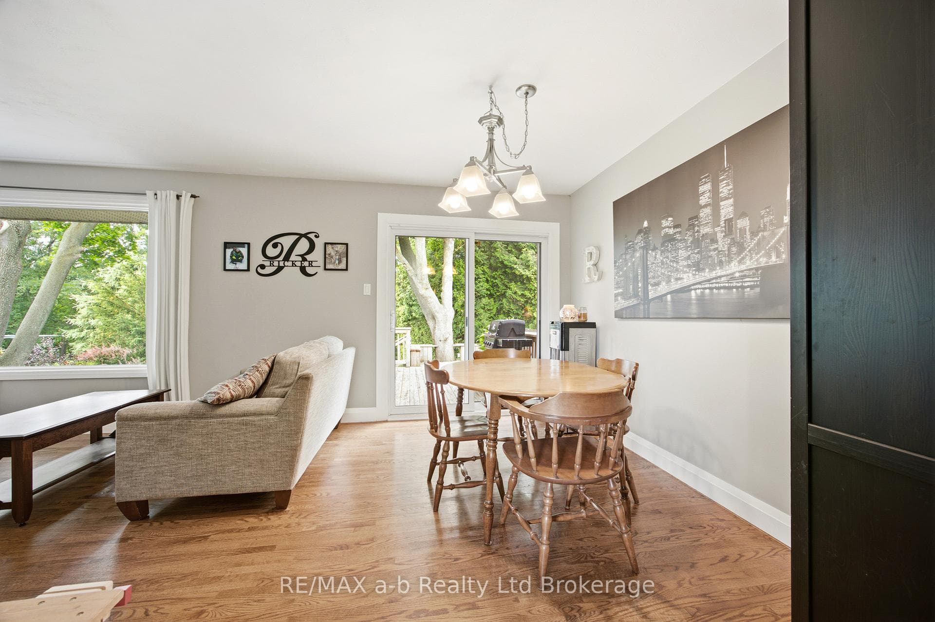 88 Hillside Avenue photo 19