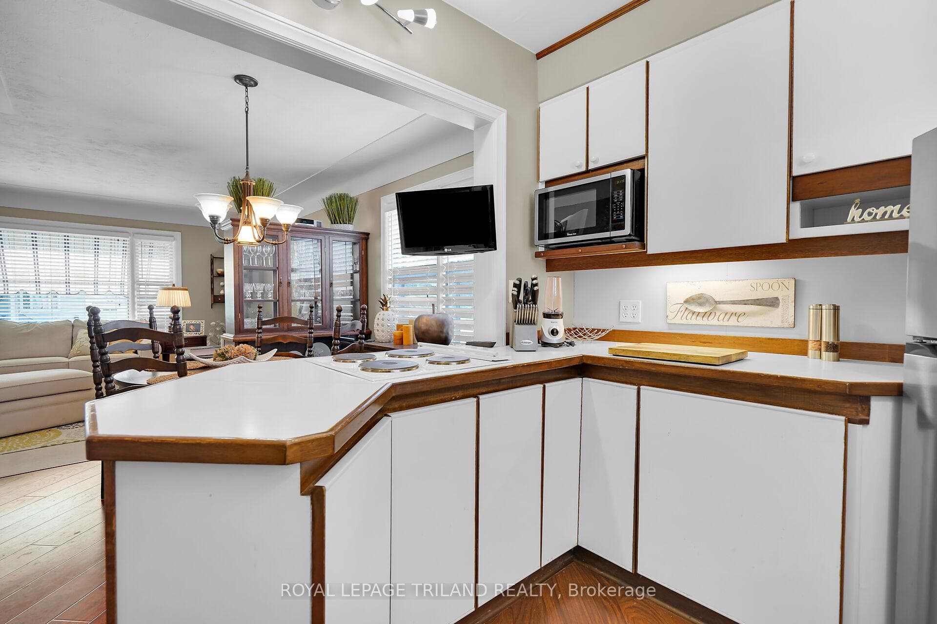 442 Beatrice Street photo 14