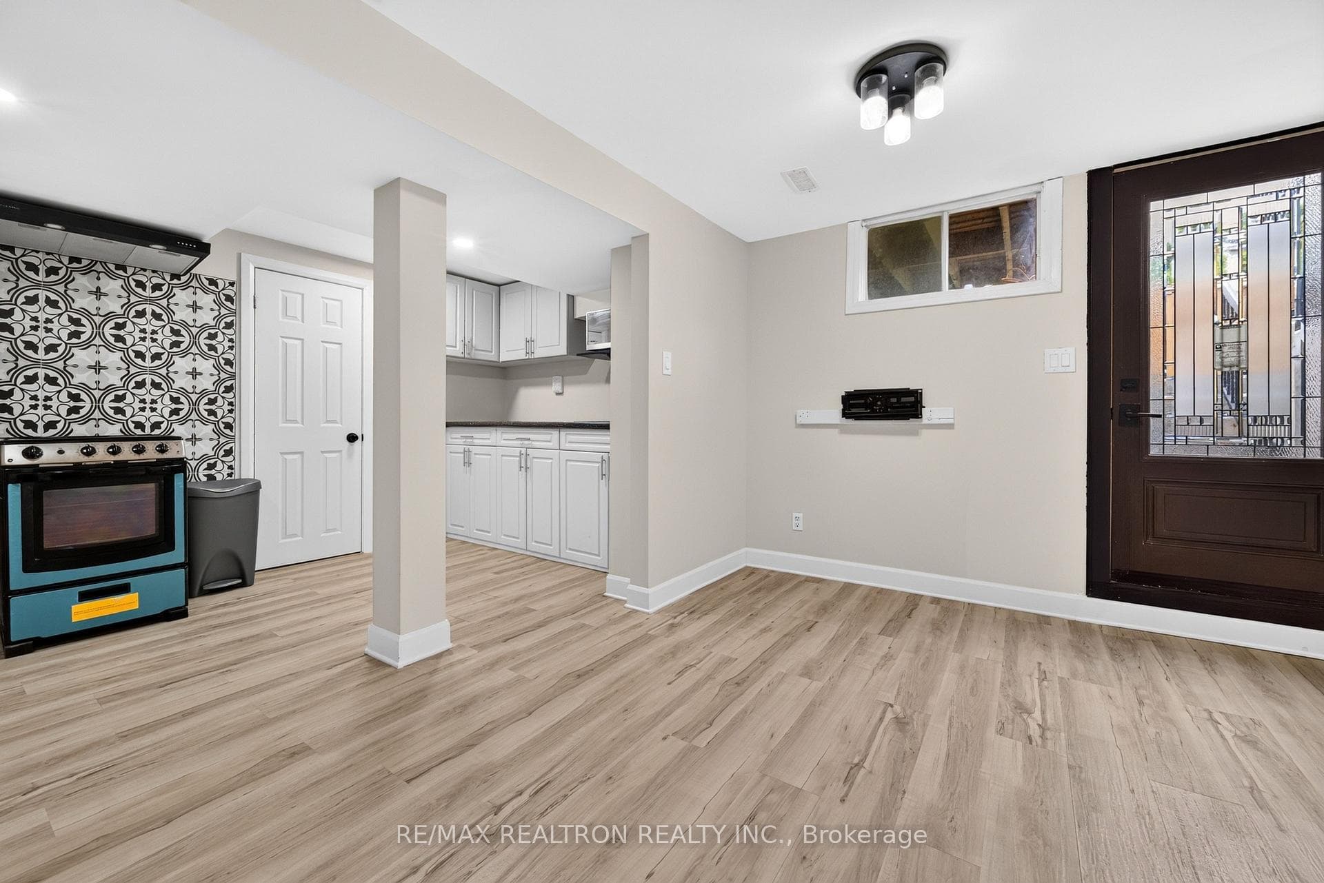 40 Carr Drive photo 8