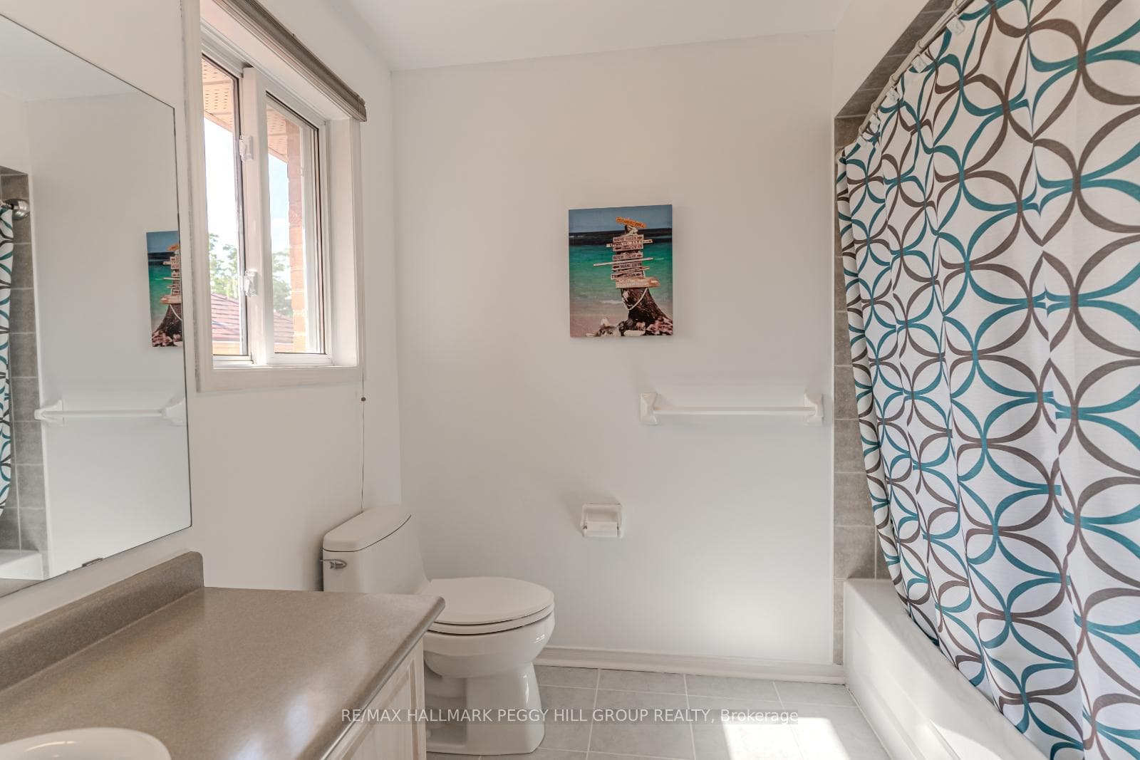 48 Loon Avenue photo 15