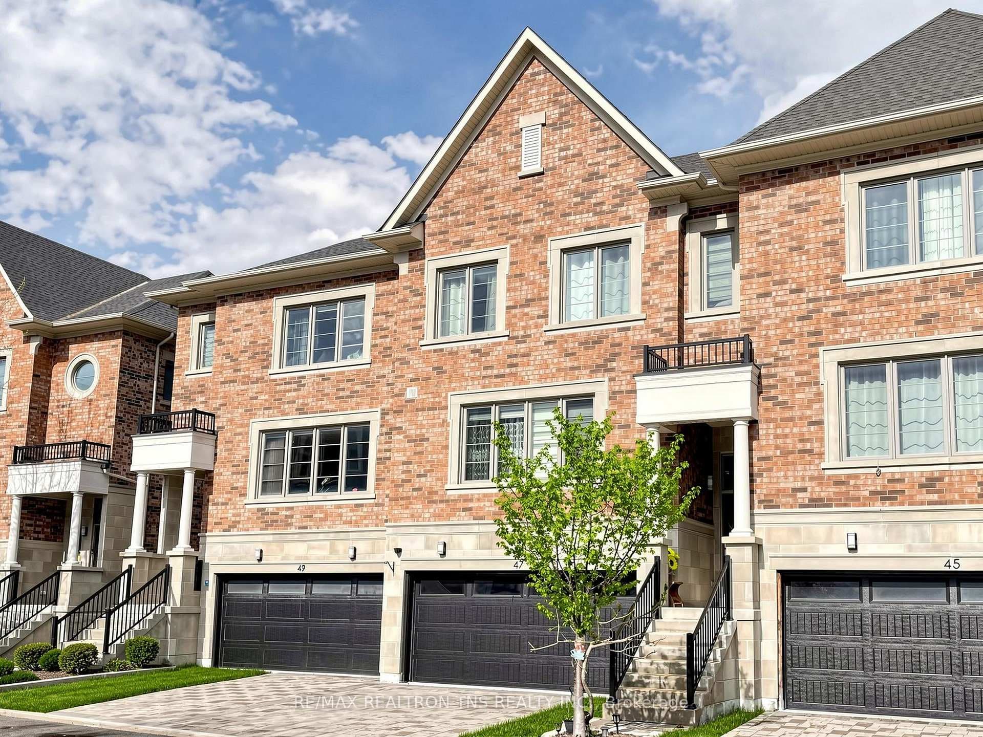 47 Divon Lane photo 2