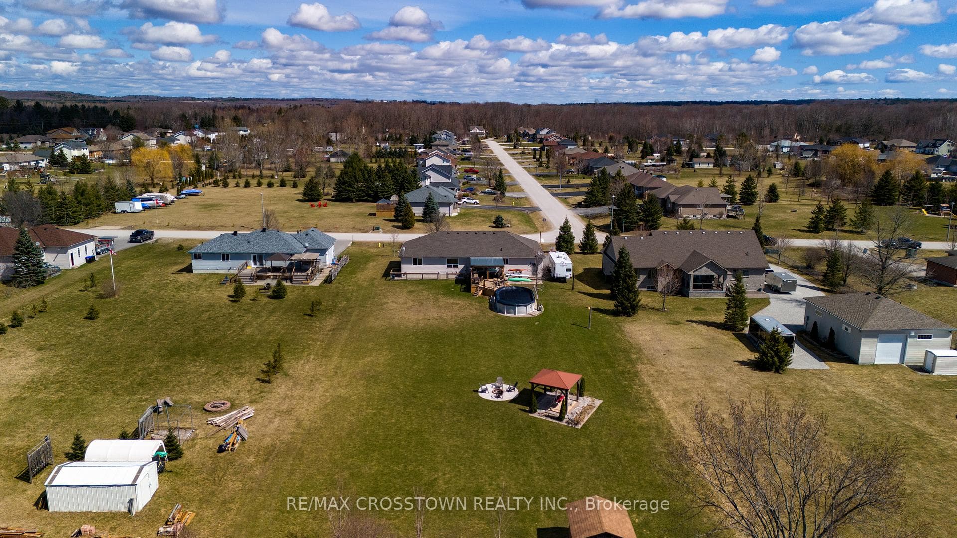76 O'Neill Circle photo 4