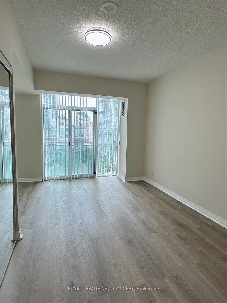 3939 Duke of York Boulevard Unit 914 photo 8