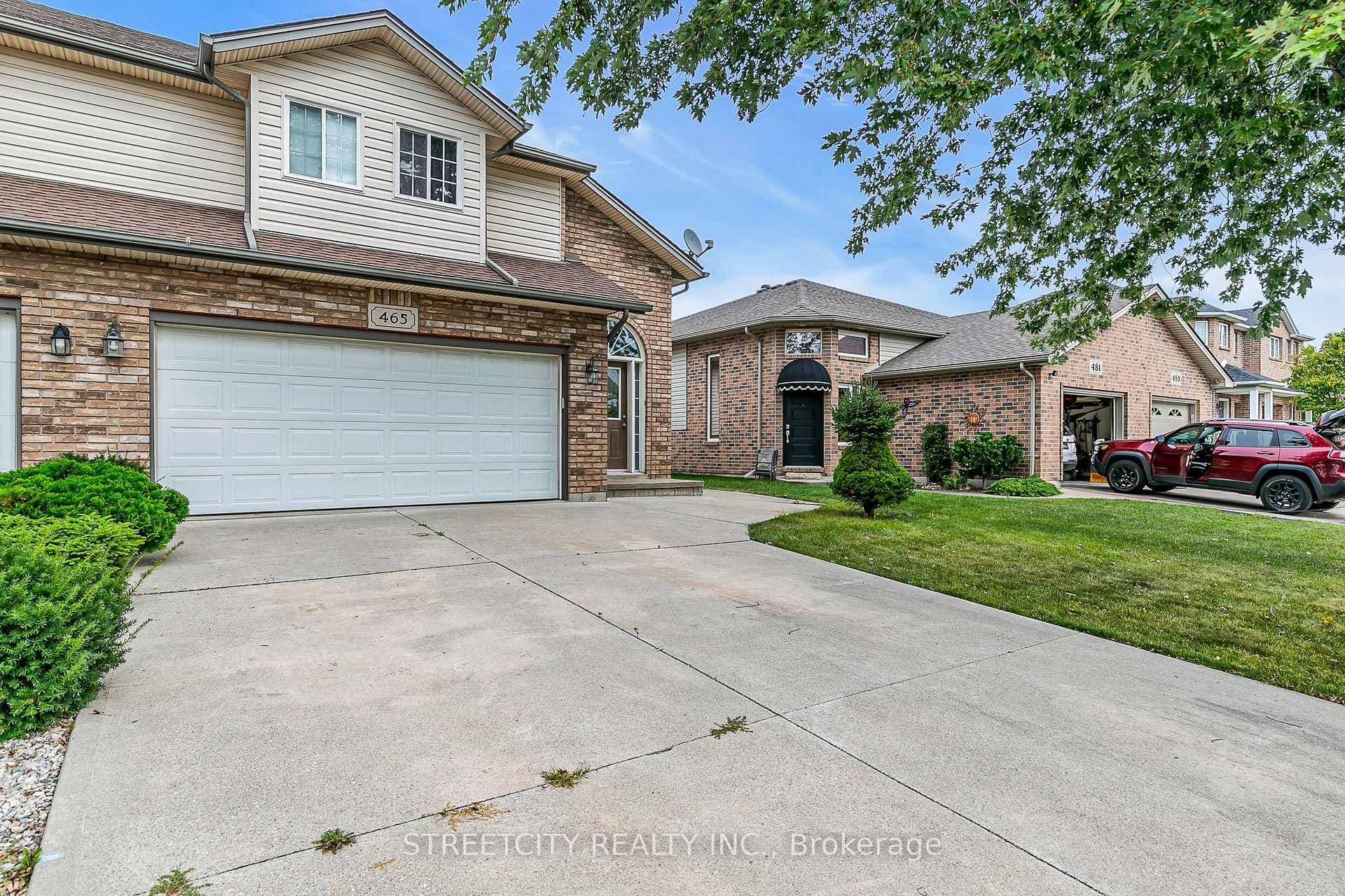 465 Jewel Street photo 2