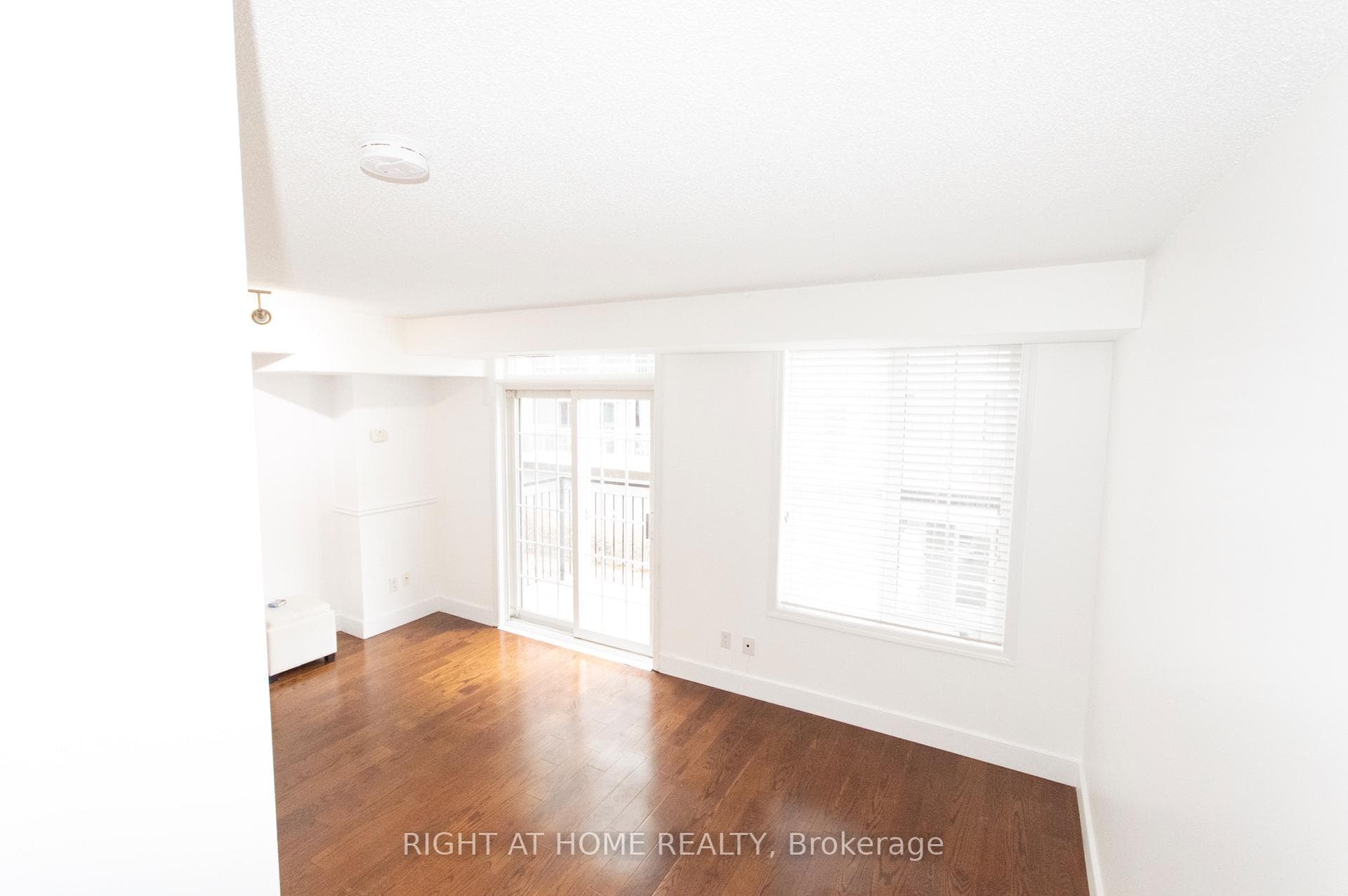 70 Douro Street Unit 269 photo 7