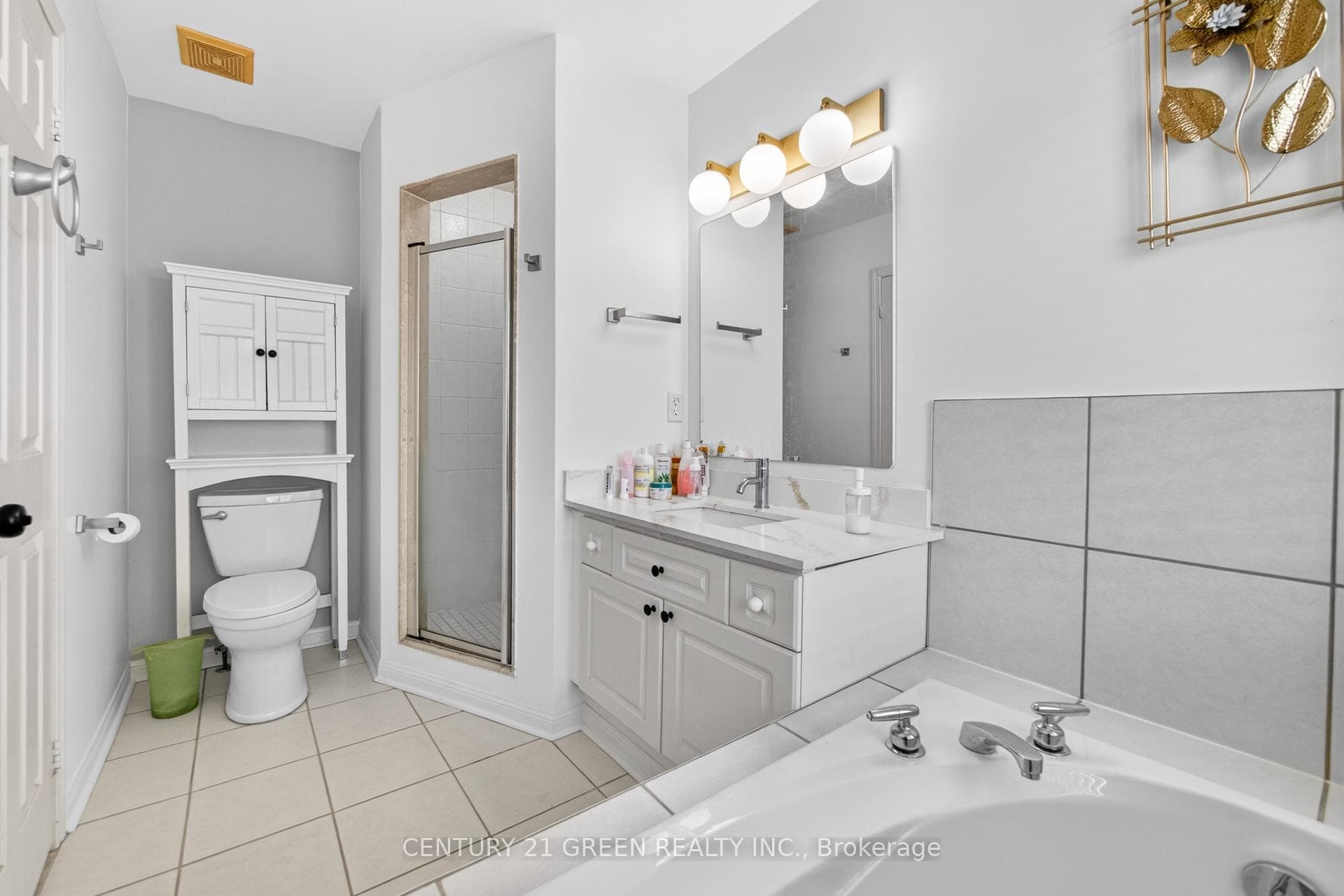 1666 Allan Crescent photo 26
