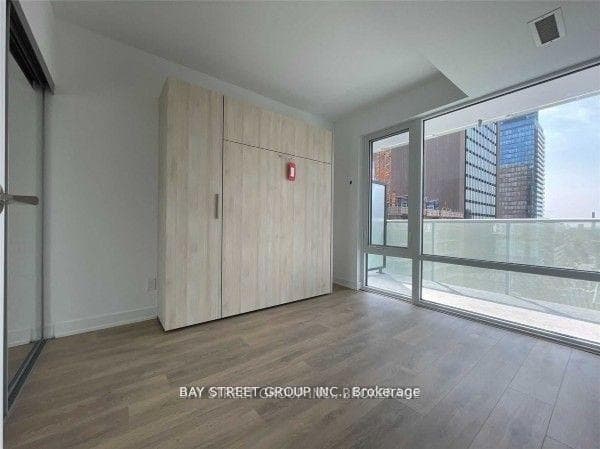 501 Yonge Street Unit 2613 photo 7