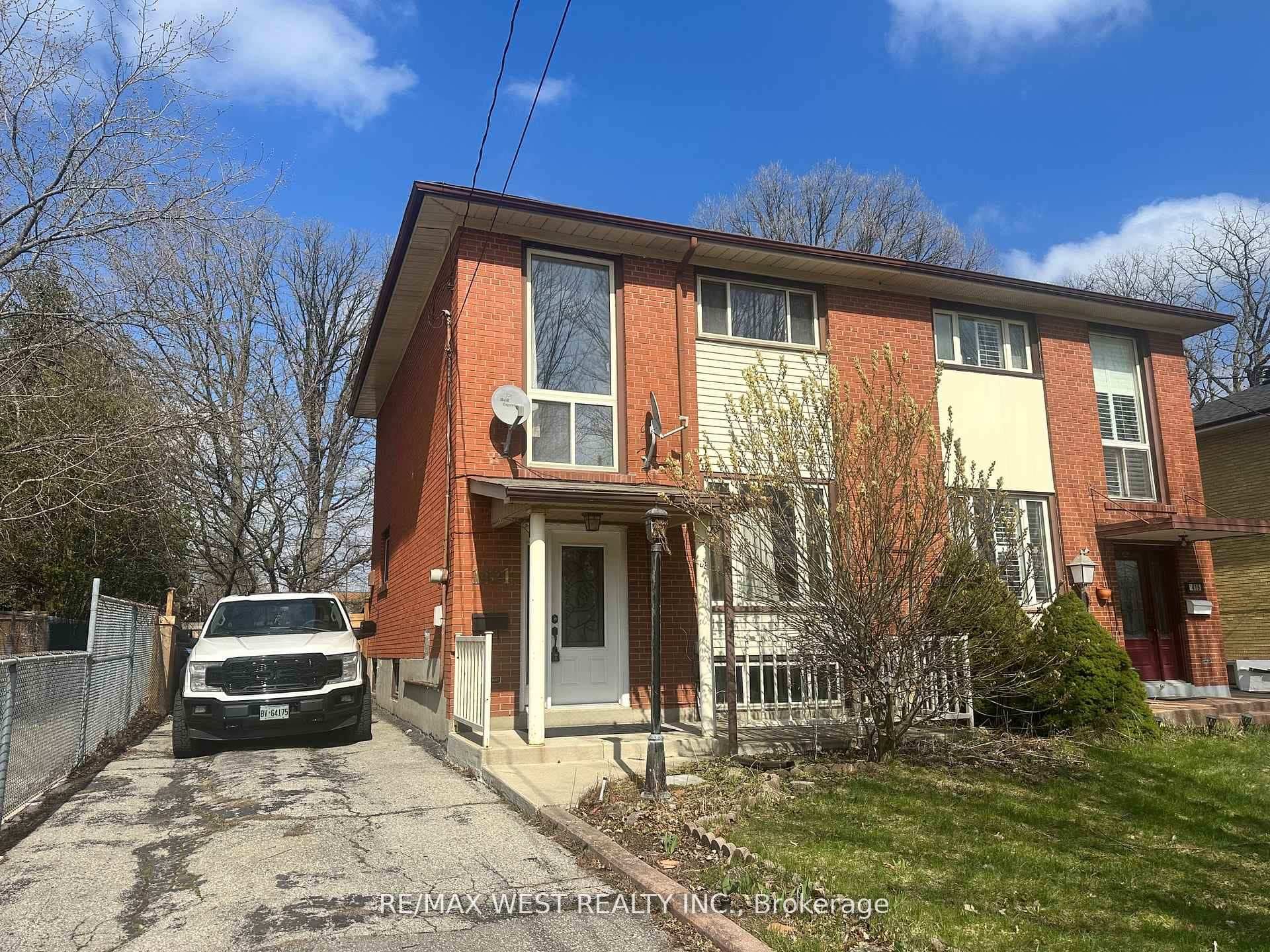 1421 Freeport Drive photo 1