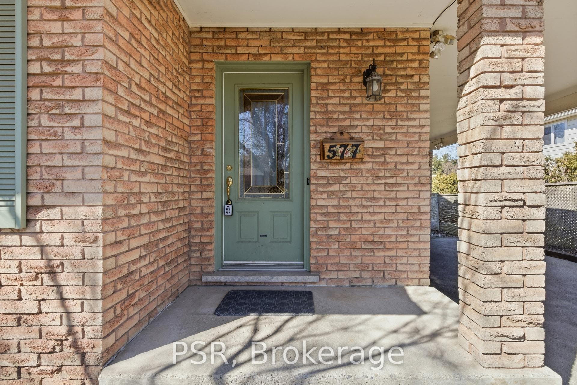 577 Tuscarora Drive photo 4