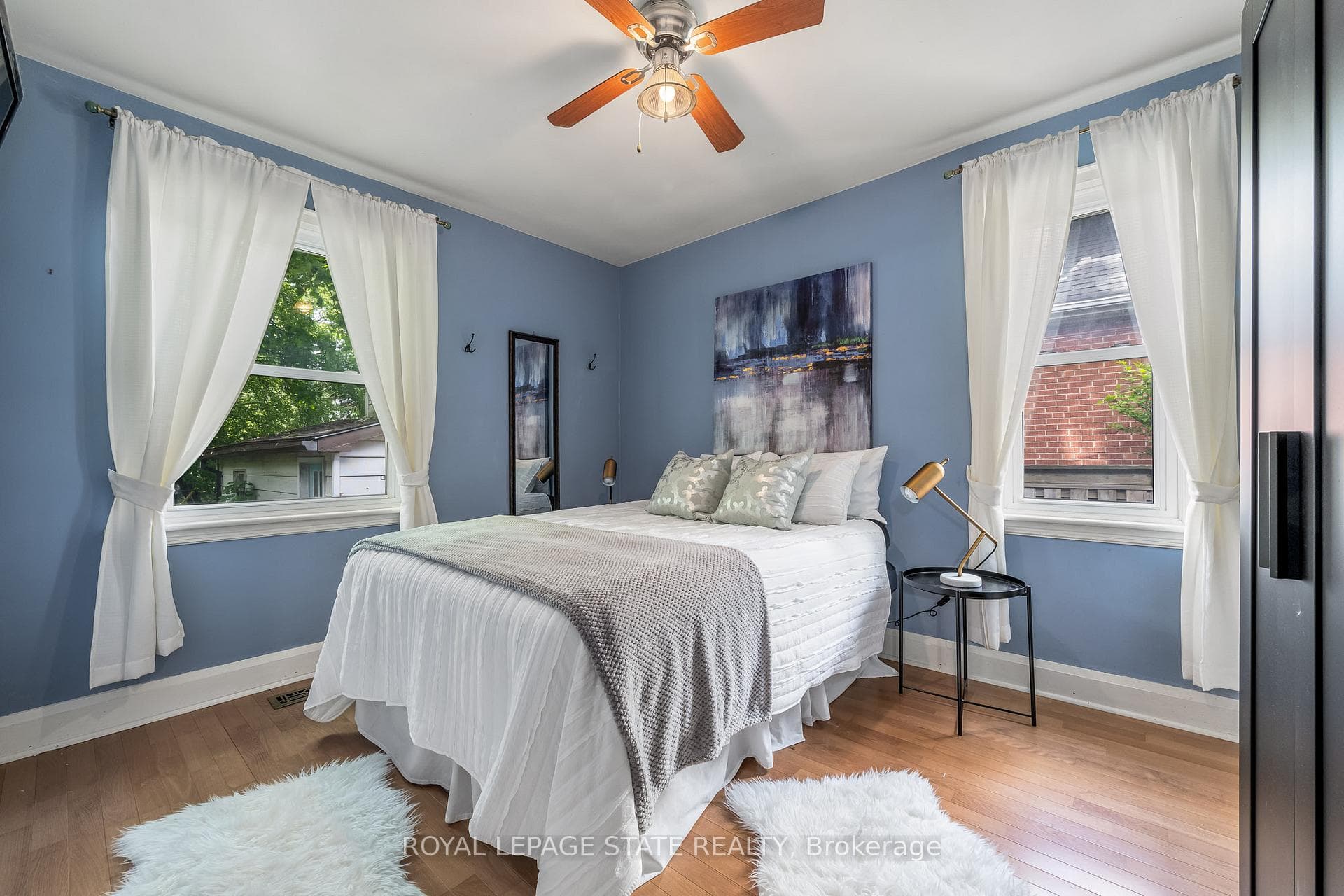 126 Queensdale Avenue photo 12
