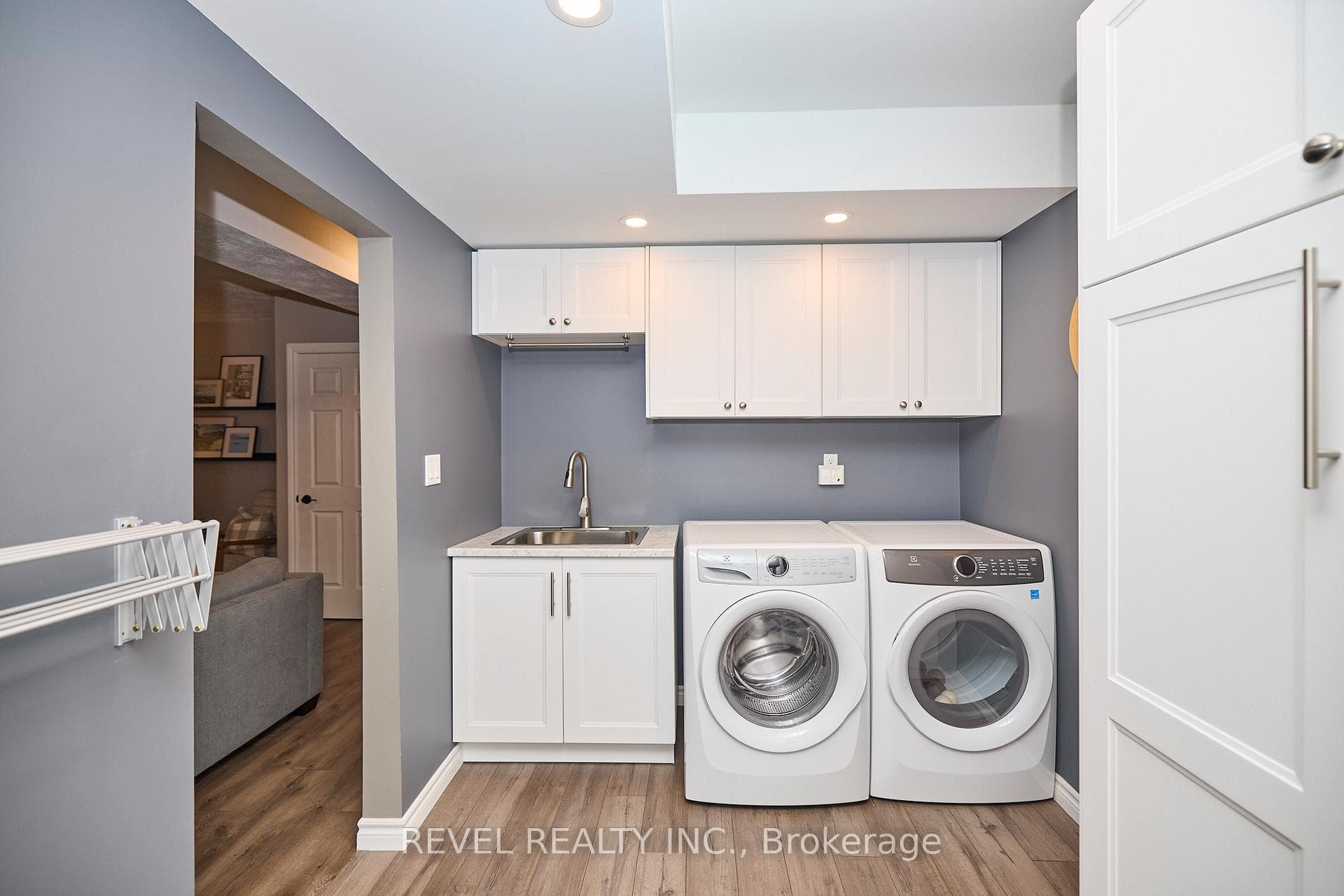 313 Beckett Crescent photo 30