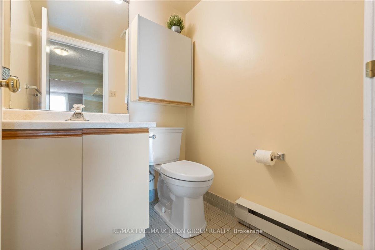 201 Laurier Avenue Unit 405 photo 9