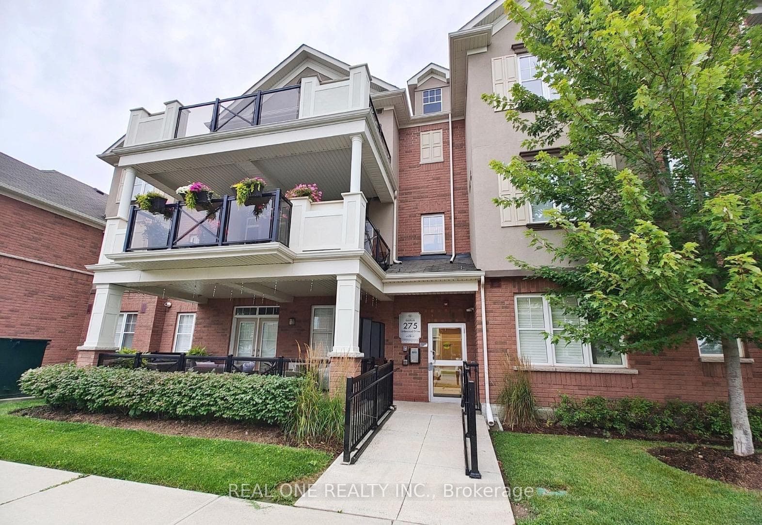 275 Littlewood Drive Unit 301 photo 1