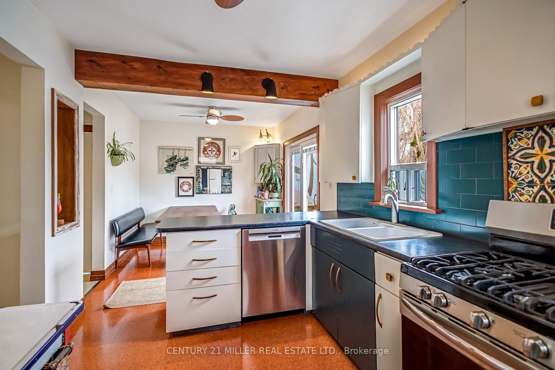 135 Macaulay Street photo 10