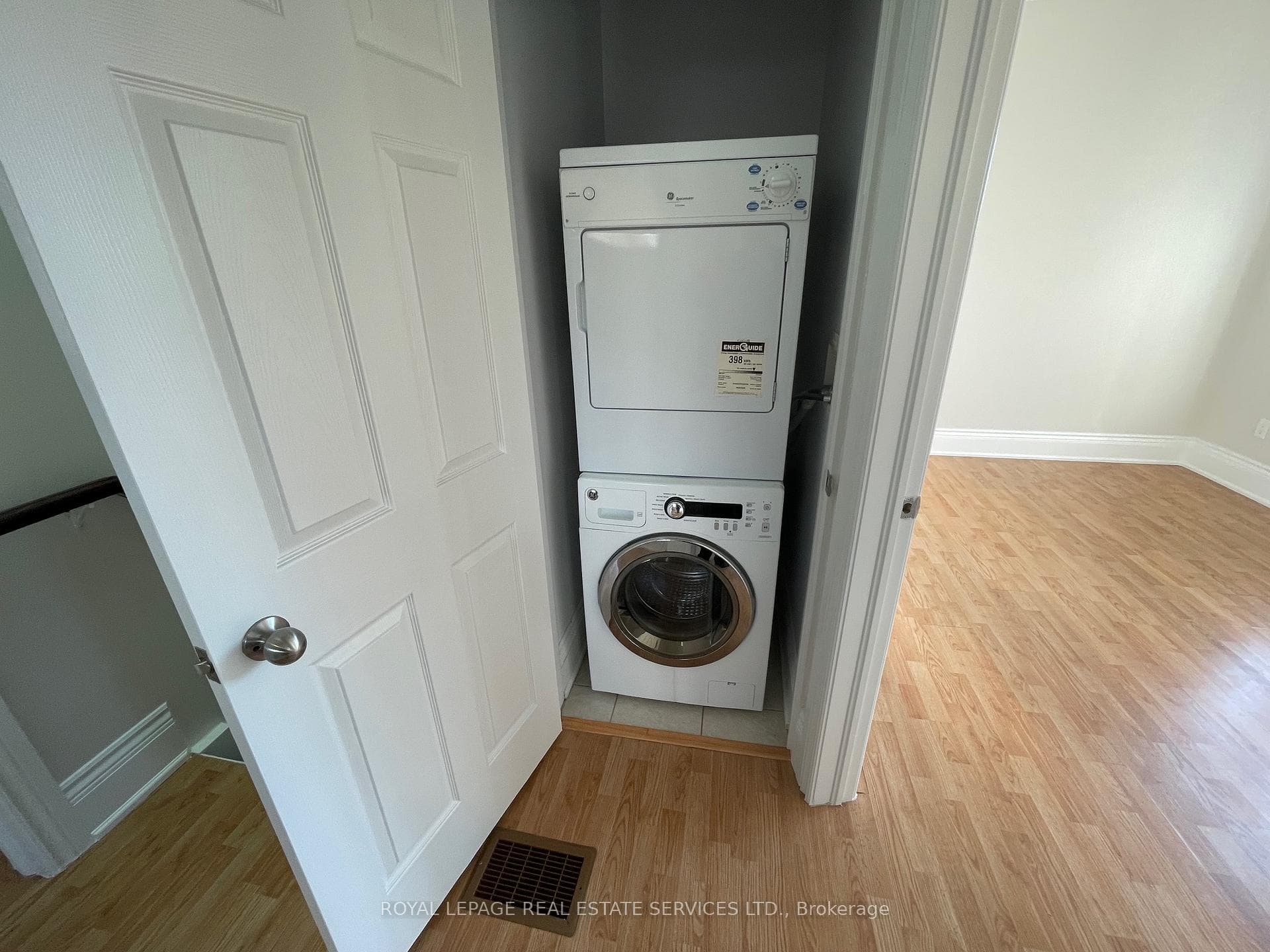 11 Uno Drive photo 19