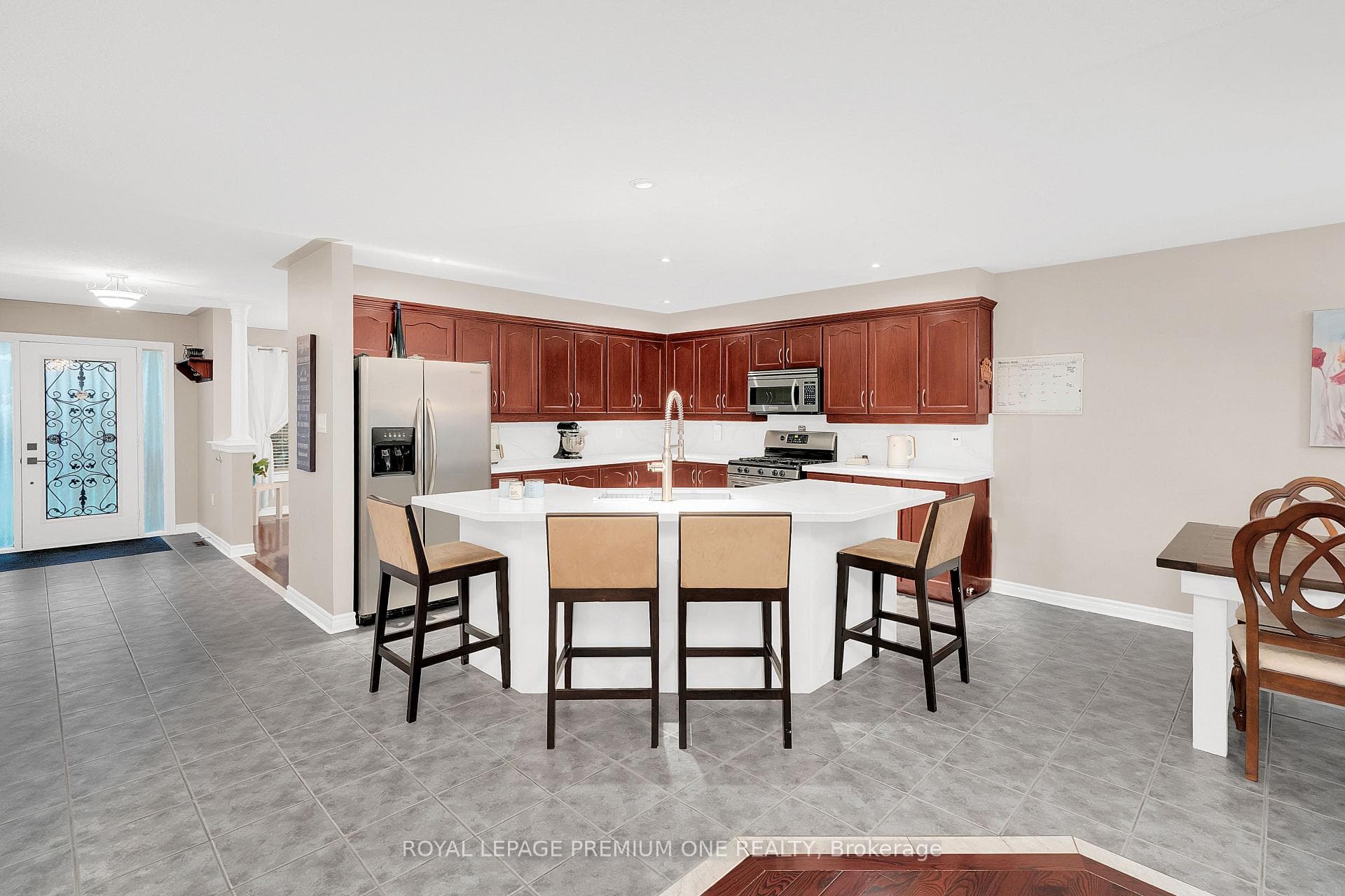 19 Taylor Court photo 6