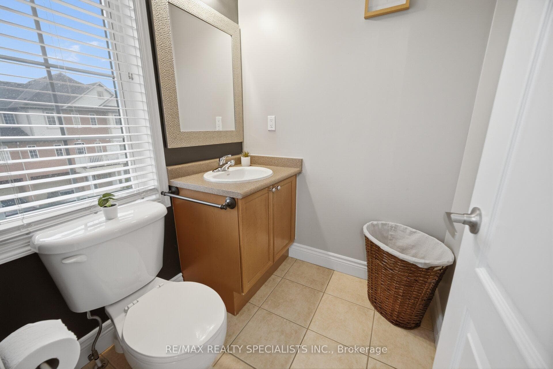 932 Sprague Place photo 32